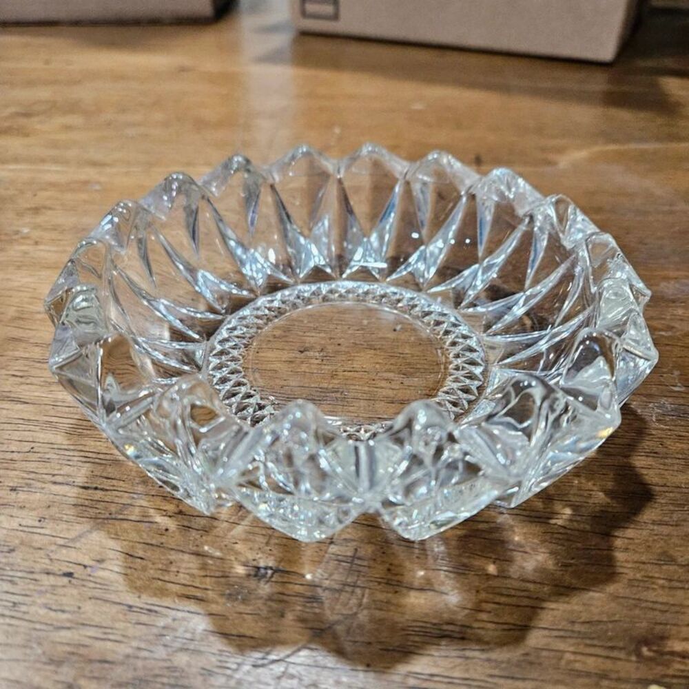 Vintage clear glass bowl.